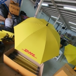 ผลงาน ร่ม DHL ร่มสกรีนโลโก้