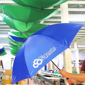 canopy-umbrella-shopfront-sales-strategy