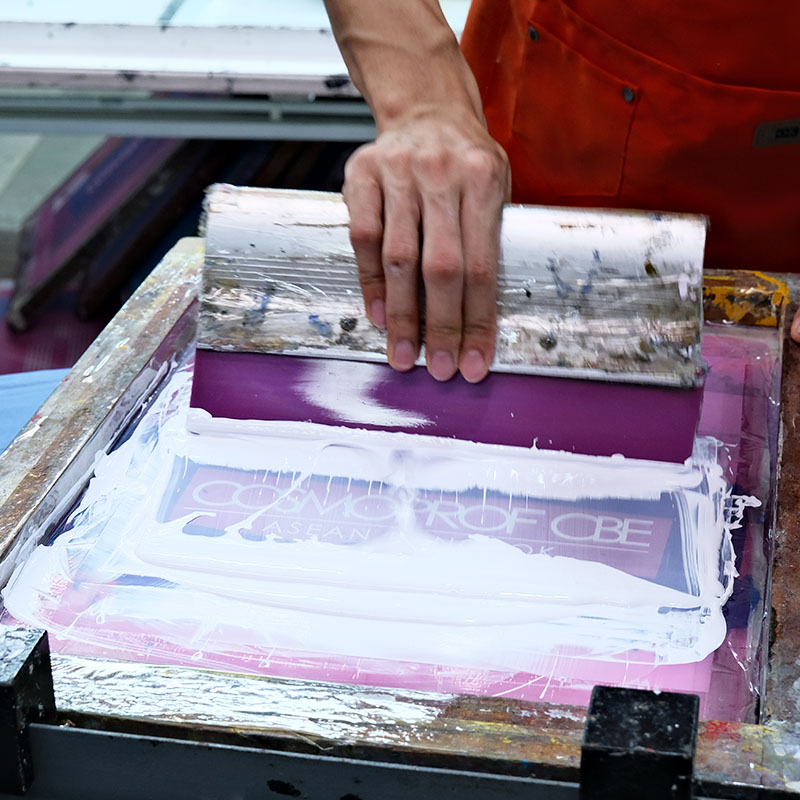 ร่ม-สกรีนโลโก้-COSMOPROF-OBE-3 ร่ม-สกรีนโลโก้-COSMOPROF-OBE