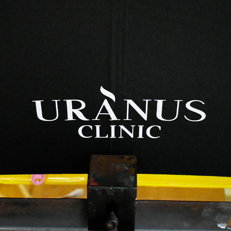 ร่มสกรีนโลโก้-URANUS-CLINiC-2 ร่มสกรีนโลโก้-URANUS-CLINiC