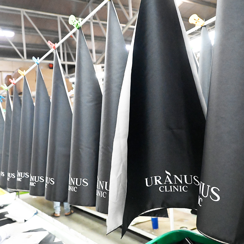 ร่มสกรีนโลโก้-URANUS-CLINiC-3 ร่มสกรีนโลโก้-URANUS-CLINiC